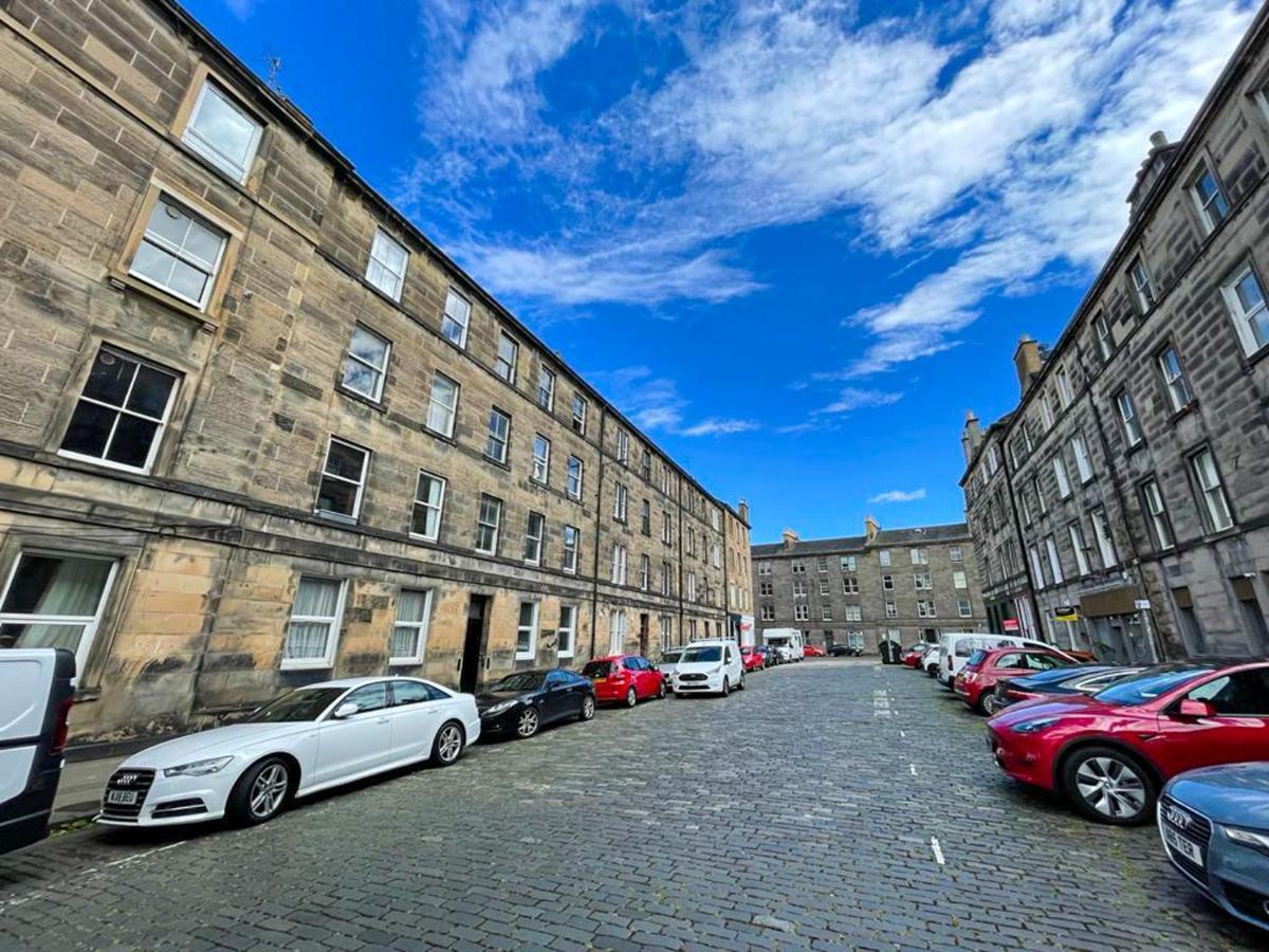 Desirable 2 Bed Apt Near Edinburgh Castle Exterior photo