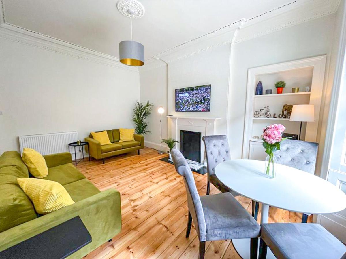 Desirable 2 Bed Apt Near Edinburgh Castle Exterior photo