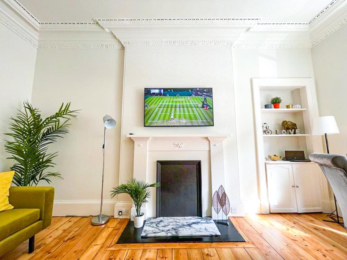 Desirable 2 Bed Apt Near Edinburgh Castle Exterior photo