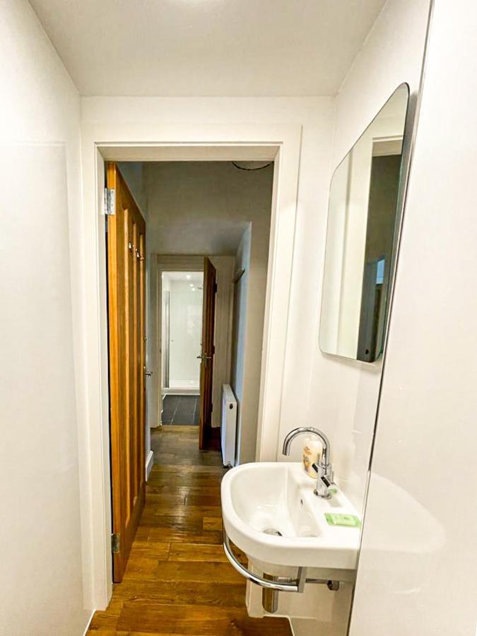 Desirable 2 Bed Apt Near Edinburgh Castle Exterior photo