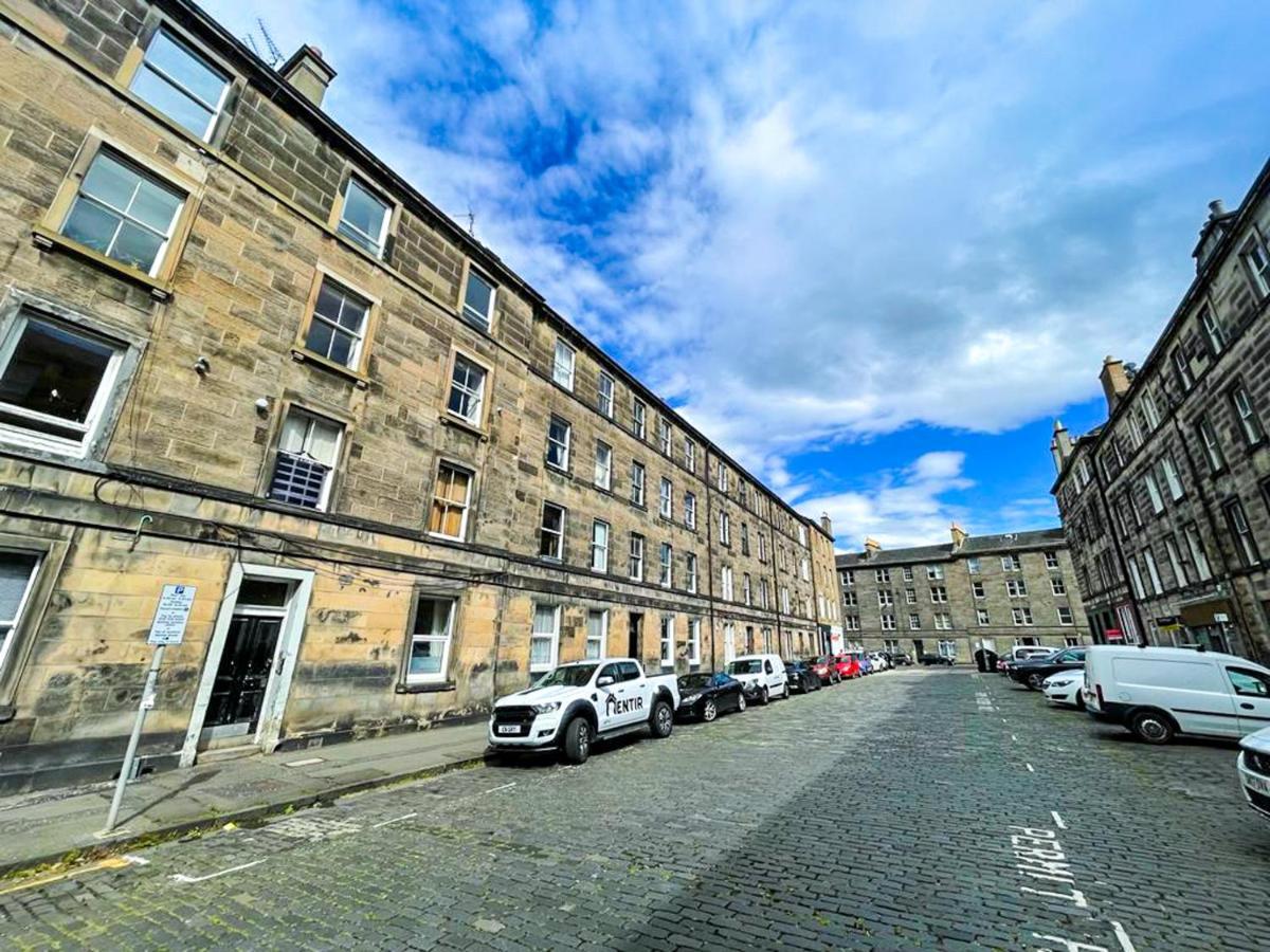 Desirable 2 Bed Apt Near Edinburgh Castle Exterior photo